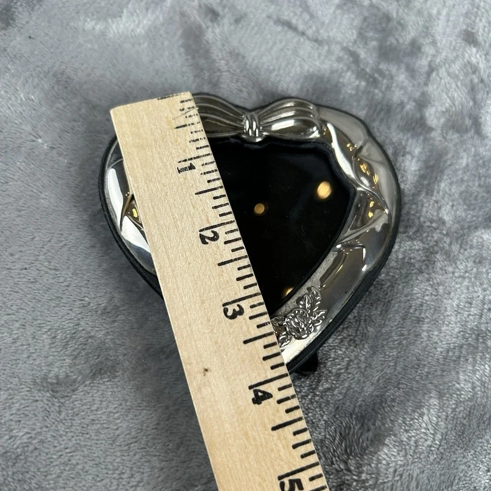 VTG Silver Plated Heart Shaped Picture Frame Easel Back Table Top‎ Victorian
